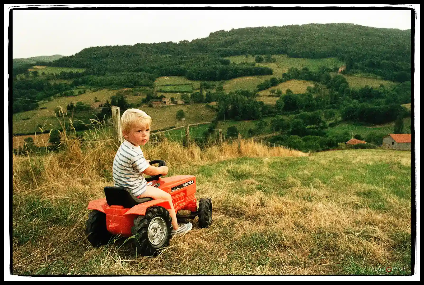 Vincent ( enfant et tracteur St Bonnet )